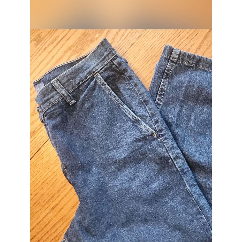 12 Wrangler for Women Classic High-Waist Denim Cropped Jeans- Medium Blue wash - Picture 1 of 8